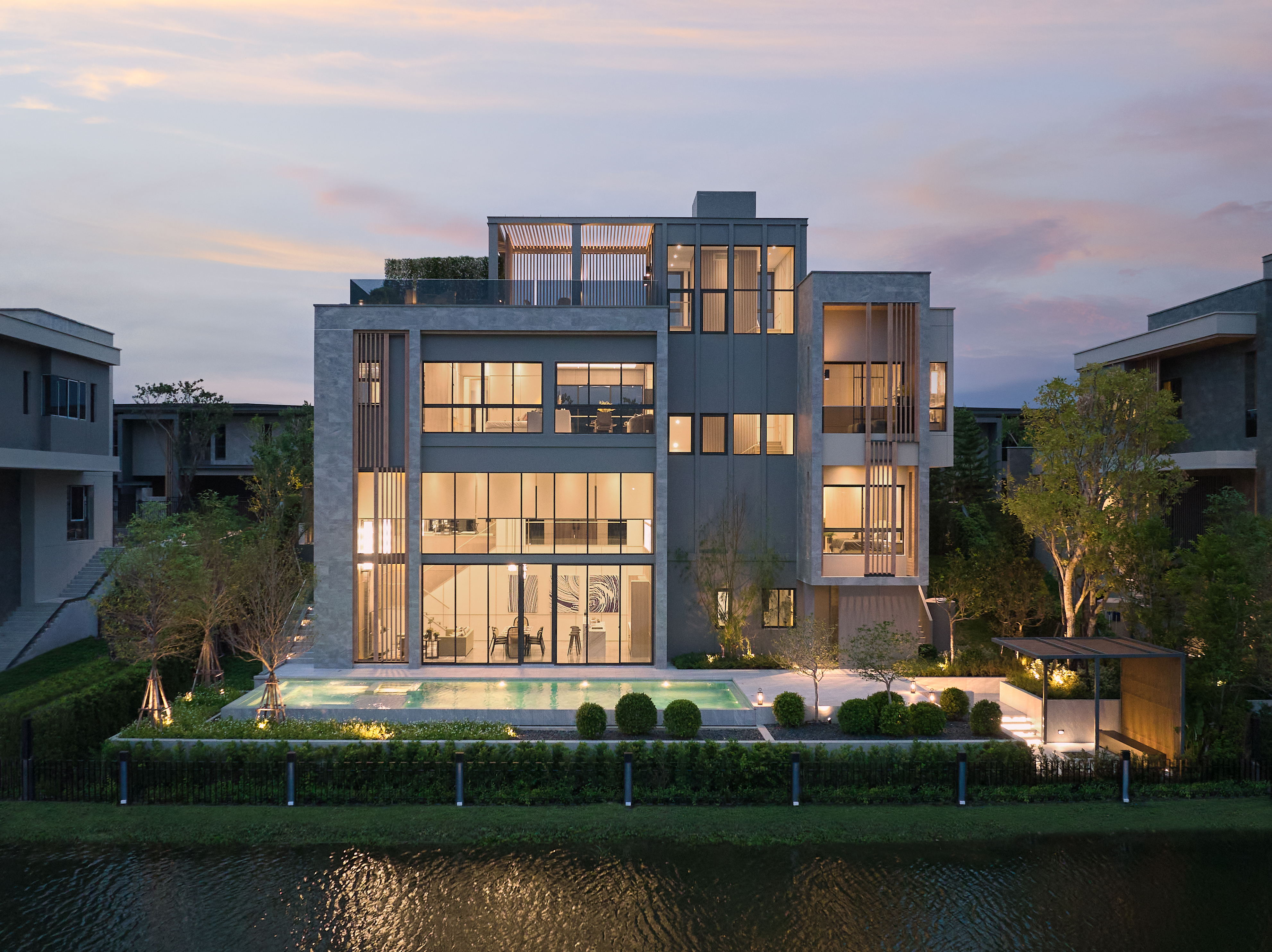 Lake Legend Bangna–Suvarnabhumi คฤหาสน์ตัวอย่างพร้อมอยู่ ติดทะเลสาบ 100 ไร่ หลังสุดท้าย